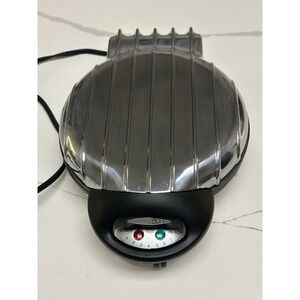 VillaWare UNO 2005 Petite Belgian Waffle Maker 3 Mini Waffles Very Clean